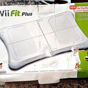 Nintendo Wii Fit Plus White Balance Board Bundle